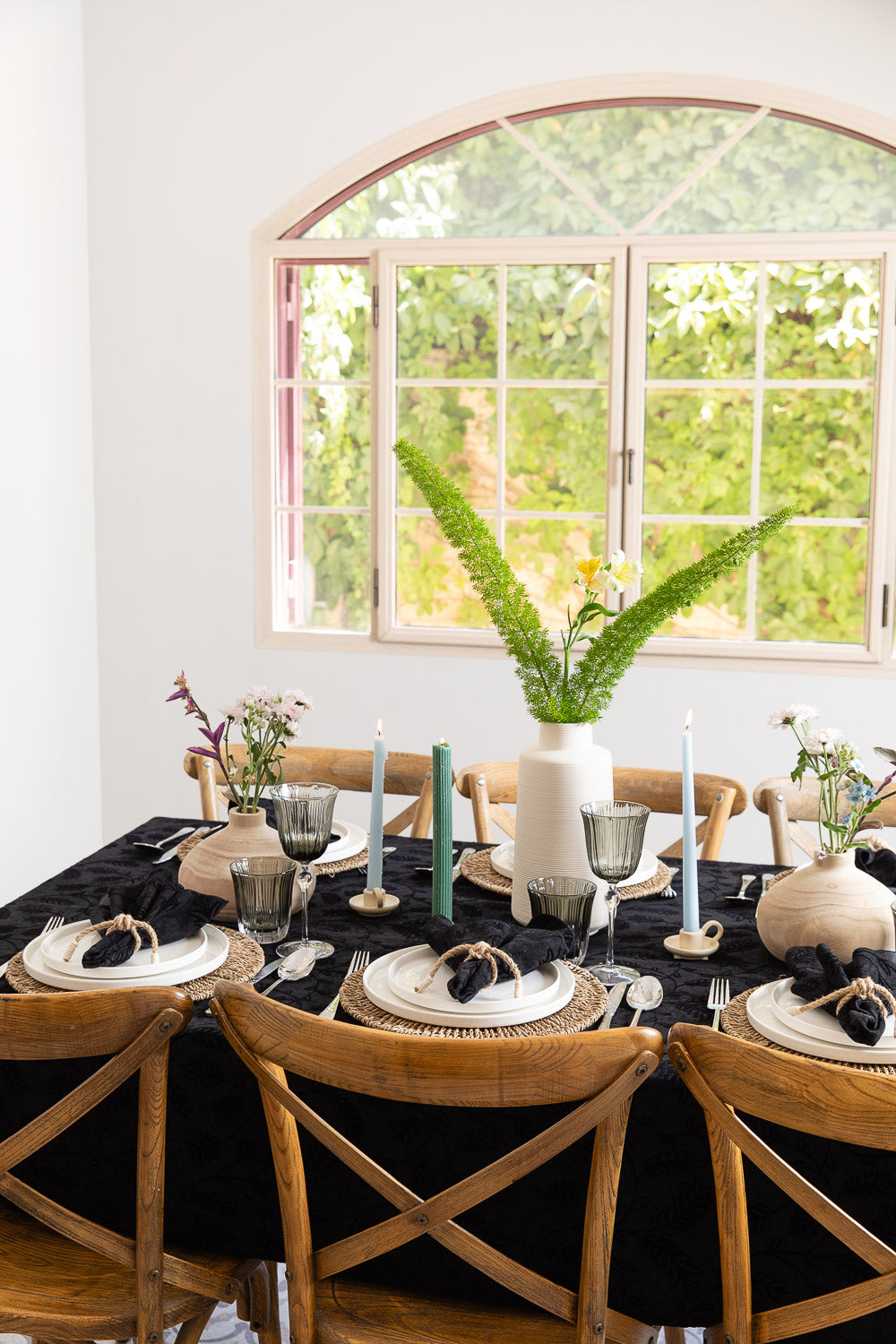 מפה קטיפה שחור מאוייר עגו