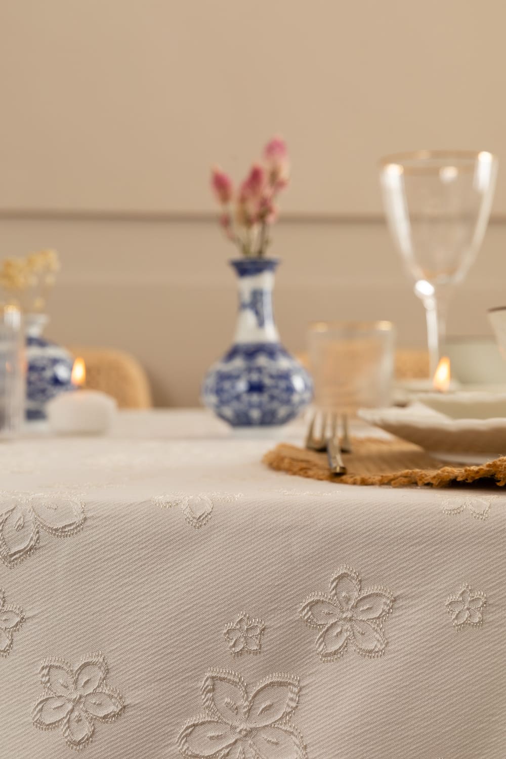 מפה אניס לבן עגול