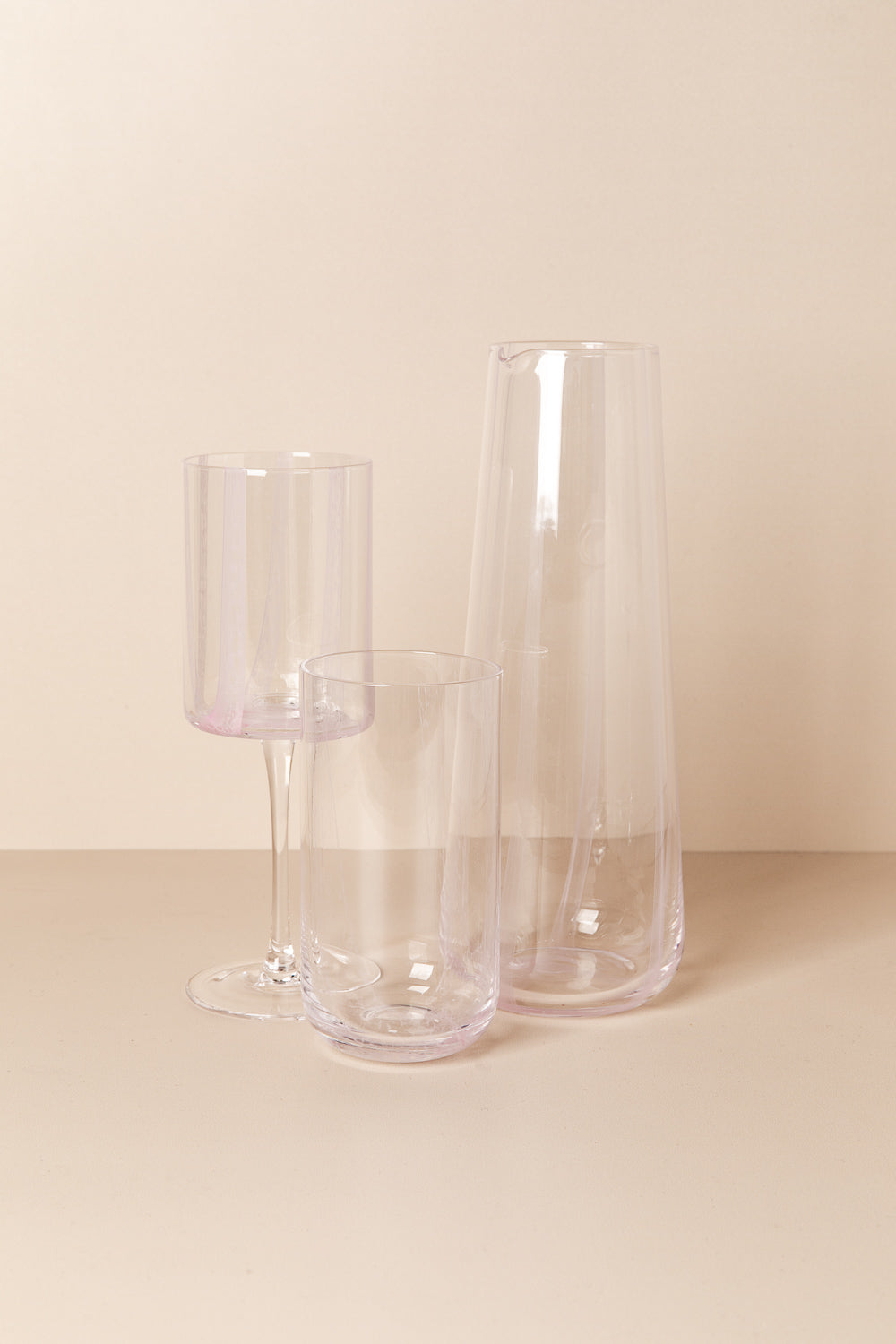 קנקן שתייה זכוכית ורוד