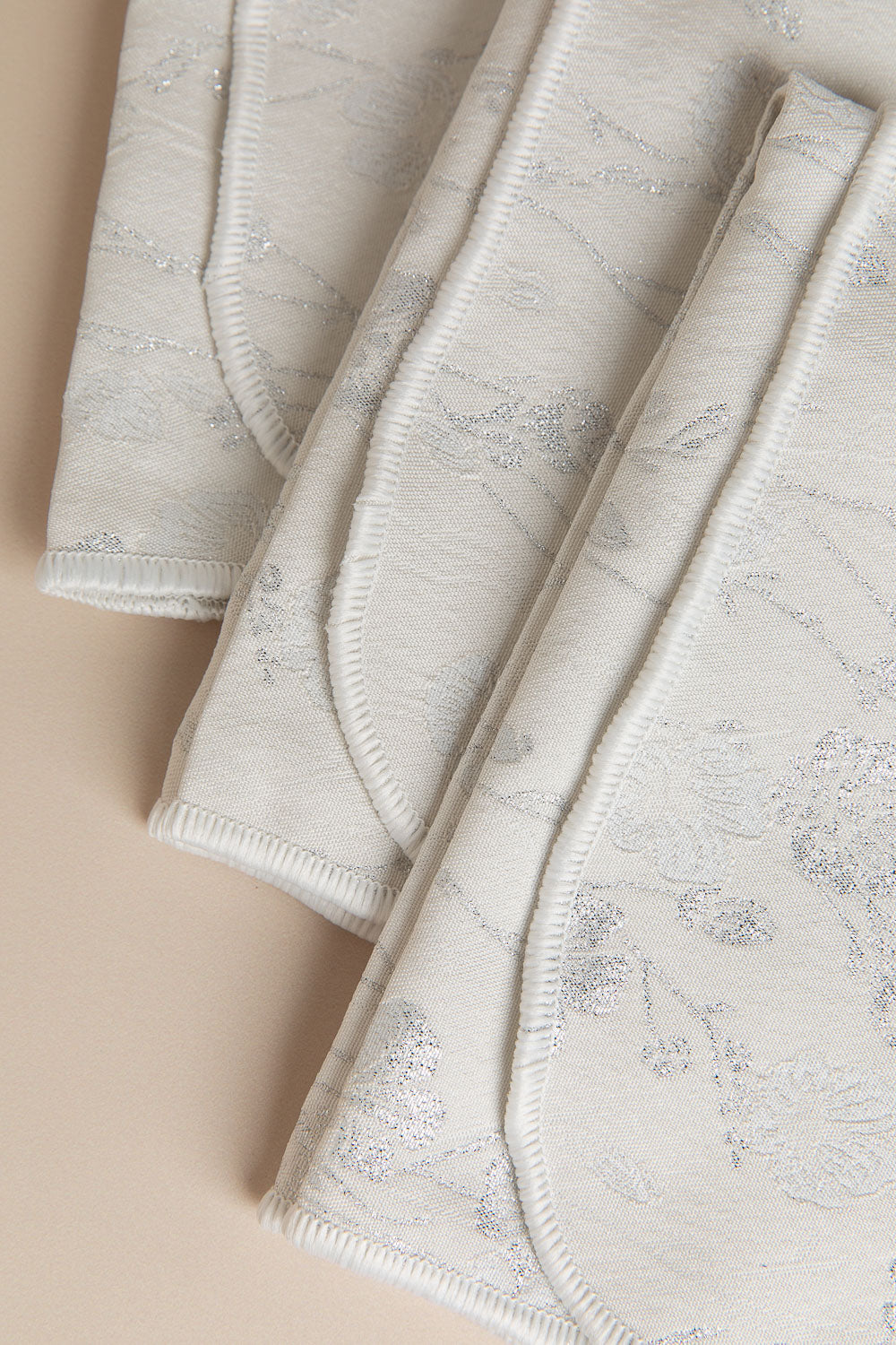 מפית גקארד כסף