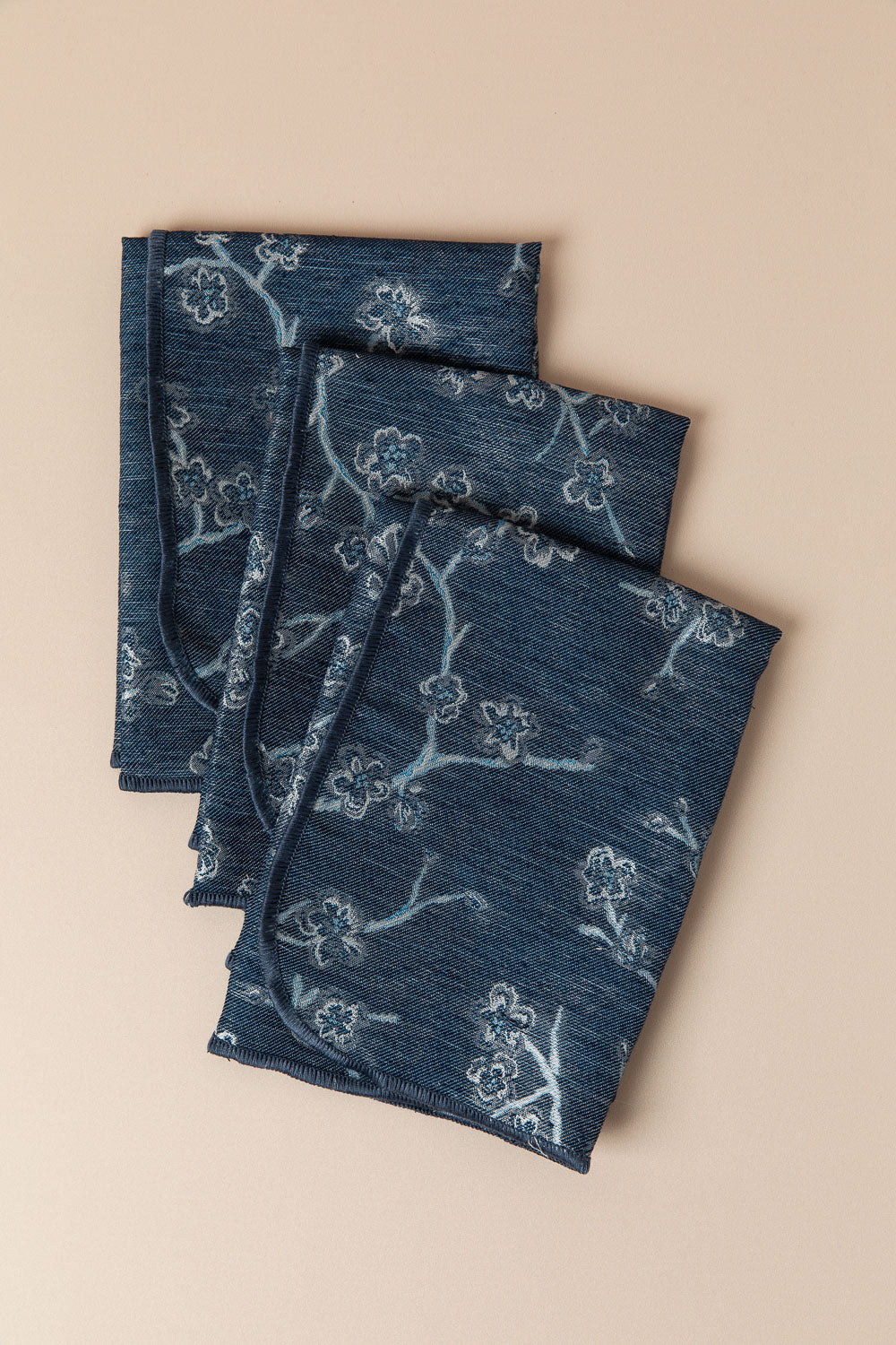 מפית פרחים כחול דו"צ