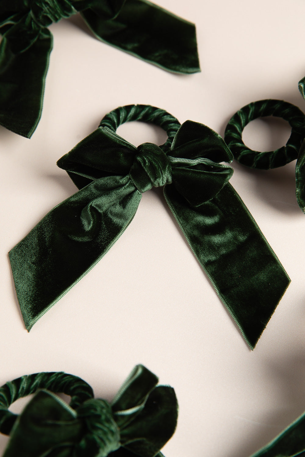 חבק פפיון ירוק