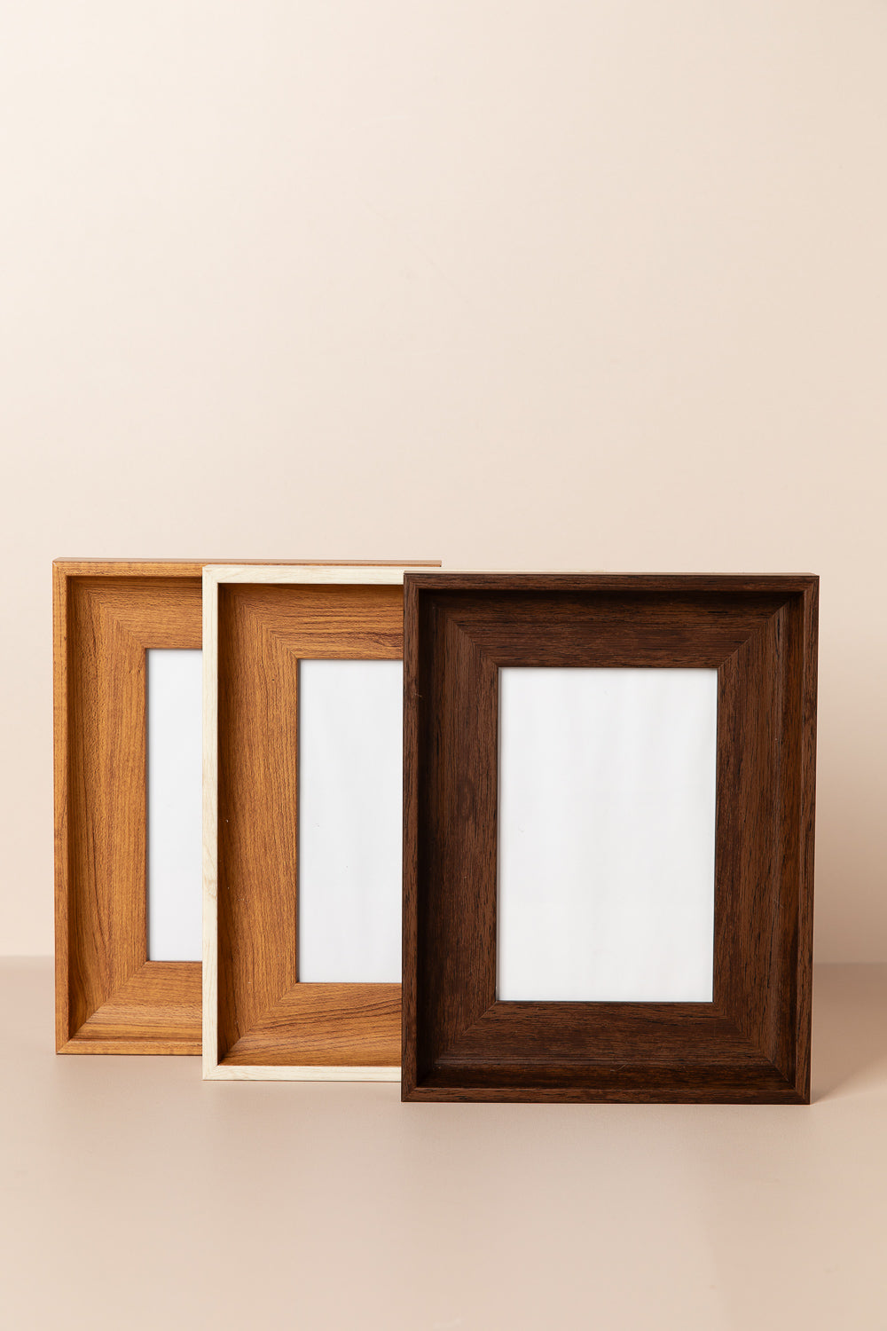 מסגרת לתמונה עץ בהיר