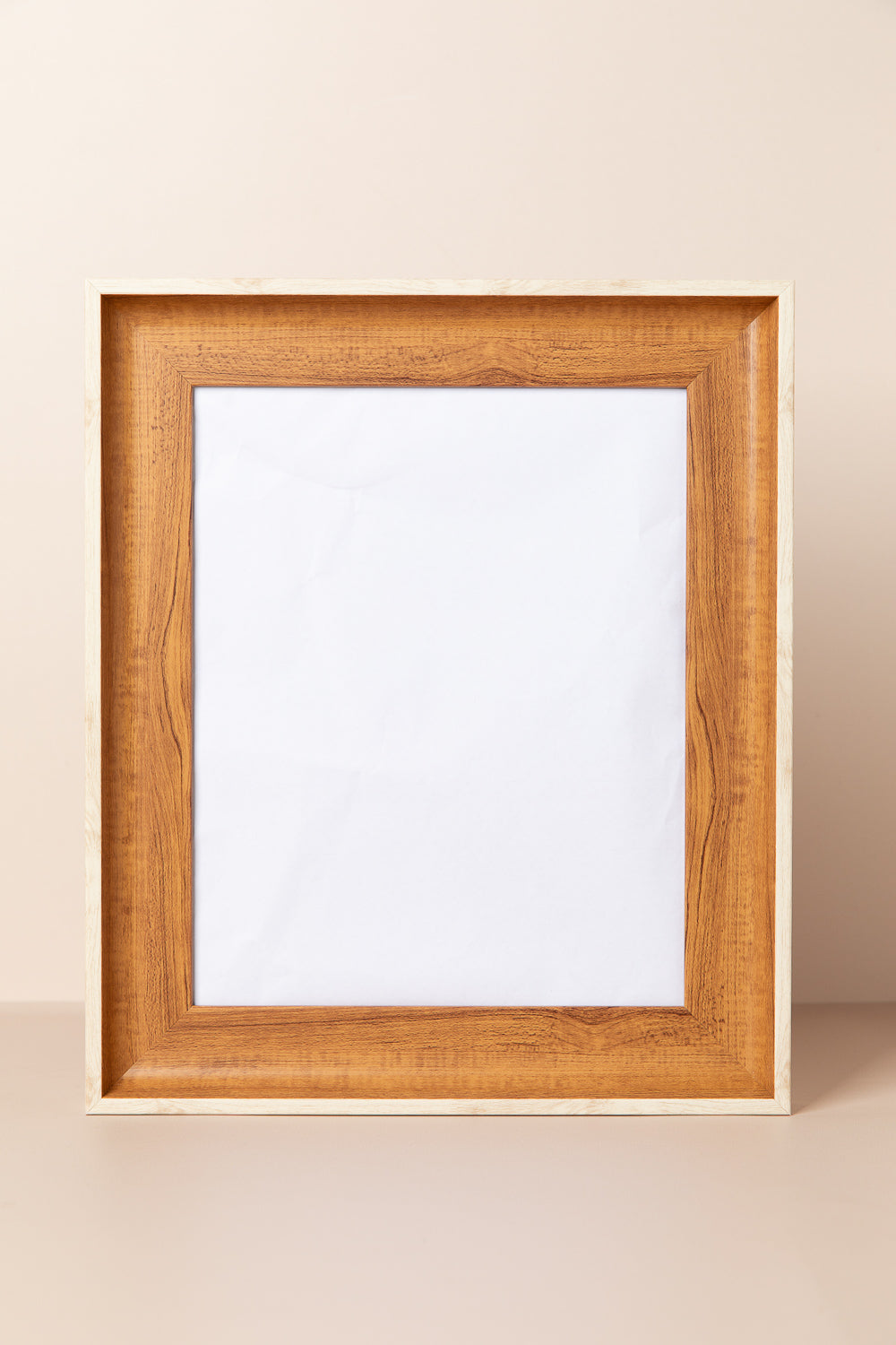 מסגרת עץ עבה לתמונה