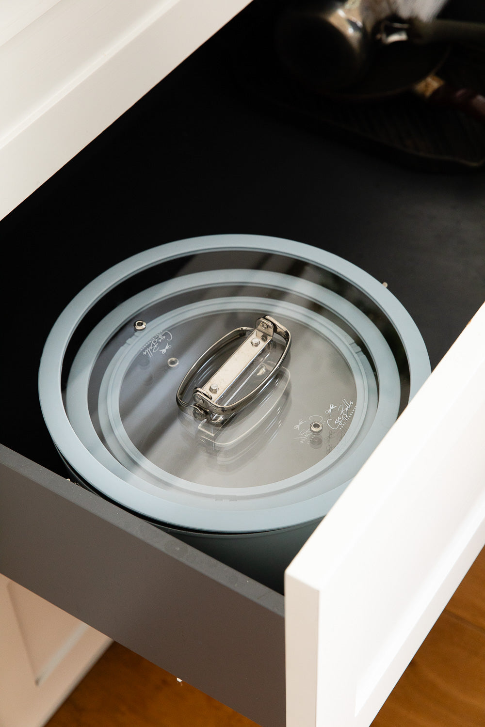 סיר אלומניום בנוני 24 ס"מ