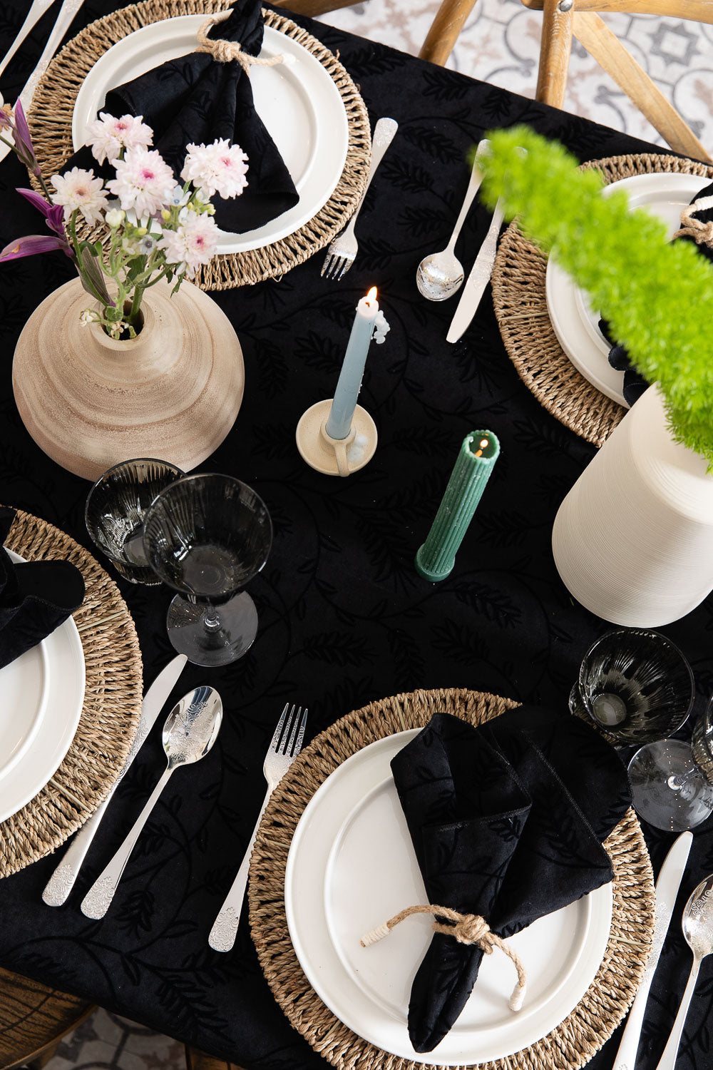 מפה קטיפה שחור מאוייר מרו