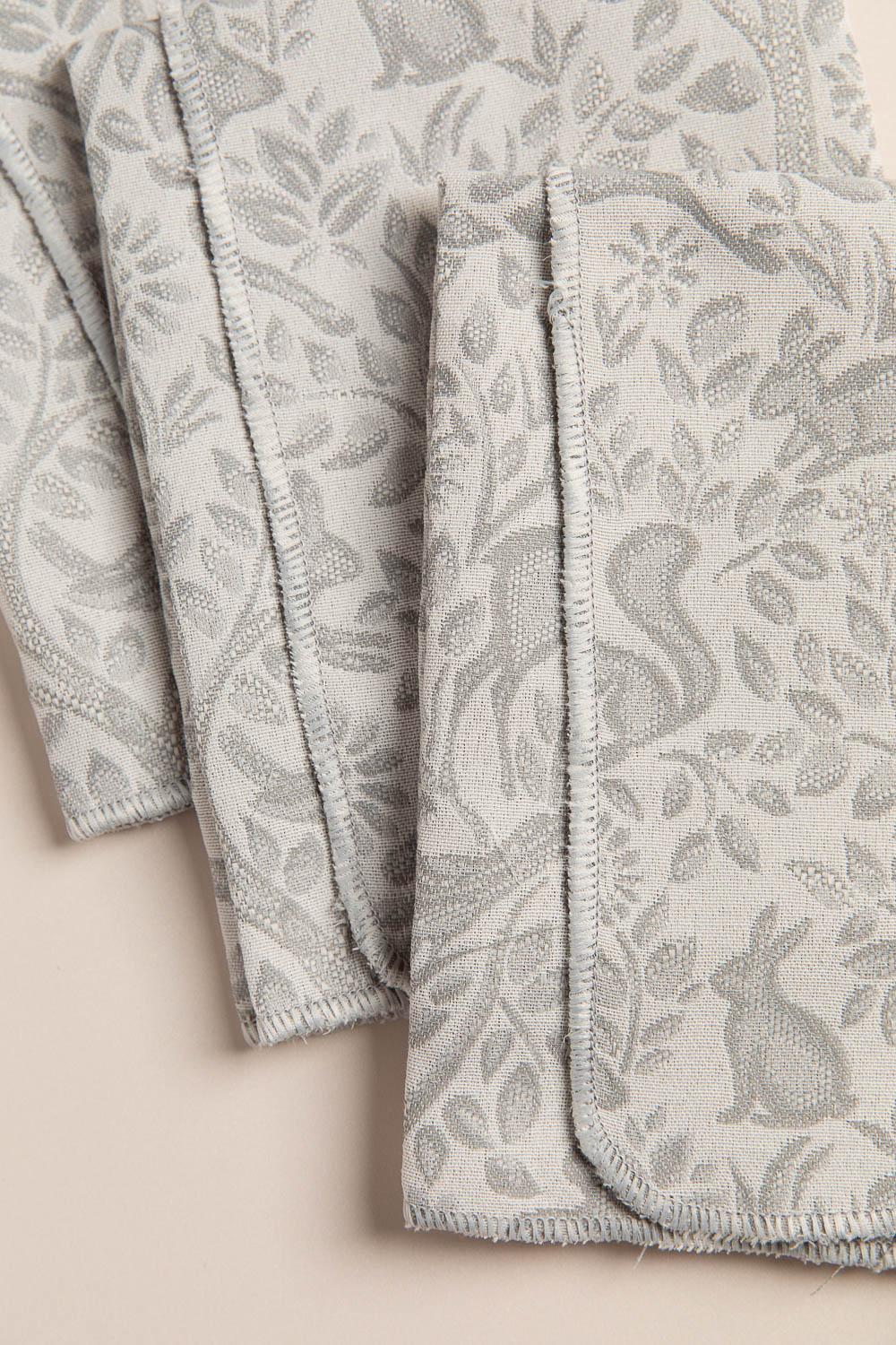 מפית ספארי אפור