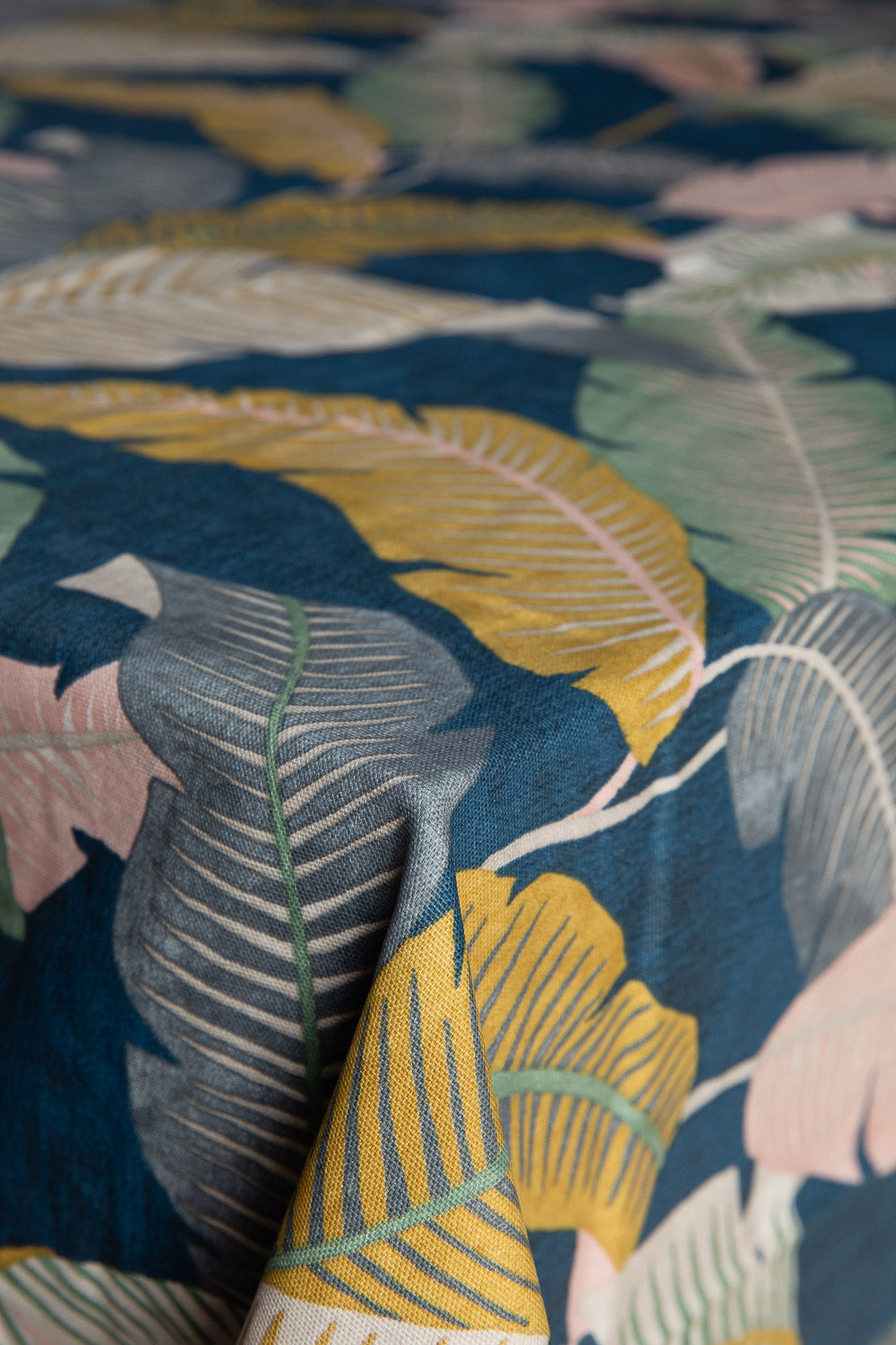 עלים צבעוני