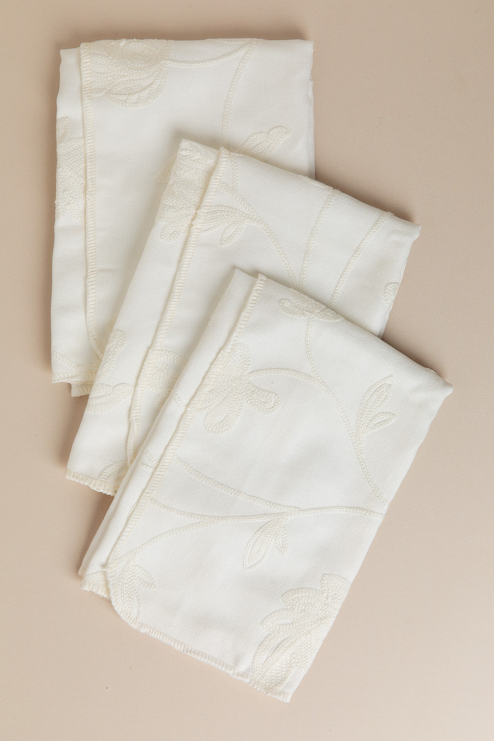 מפית עלים סרוגים פנינה