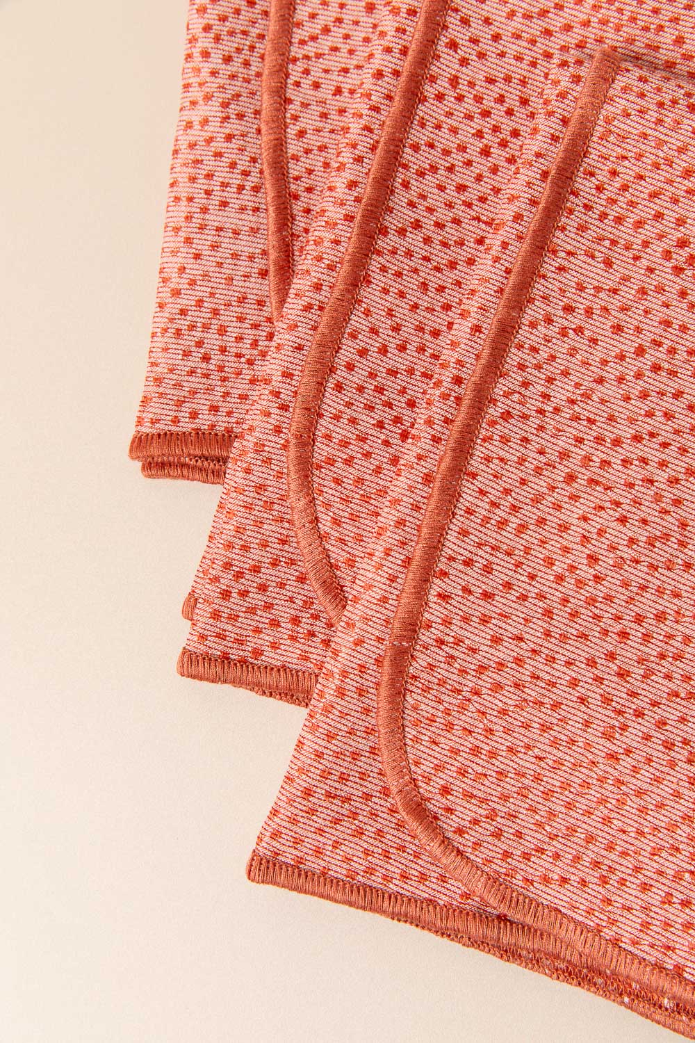 מפית דוטס אפרסק דו"צ