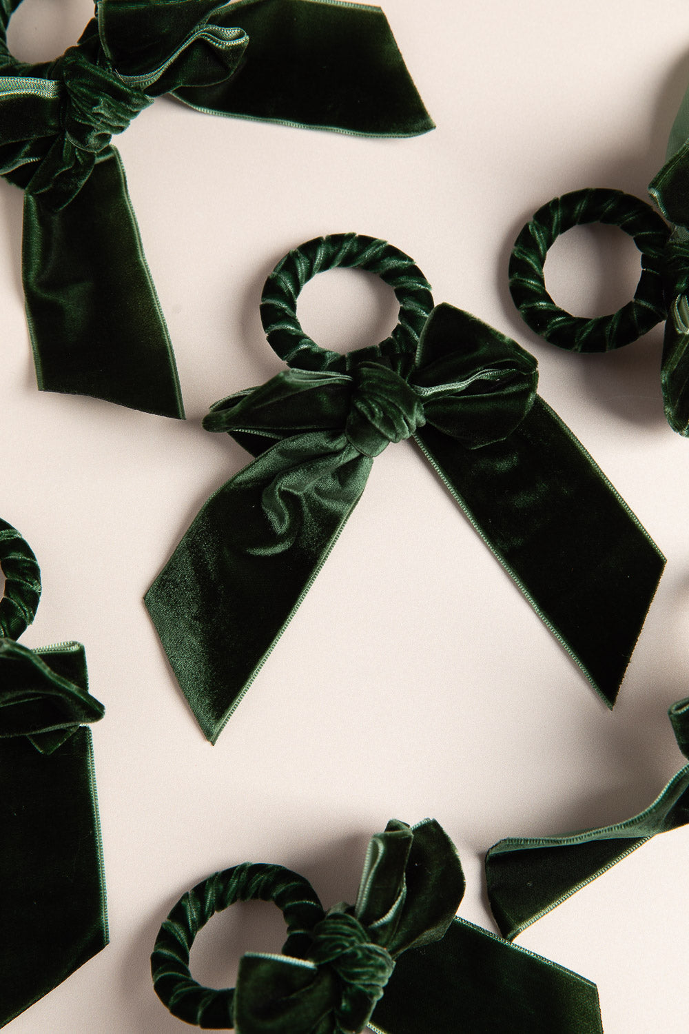 חבק פפיון ירוק