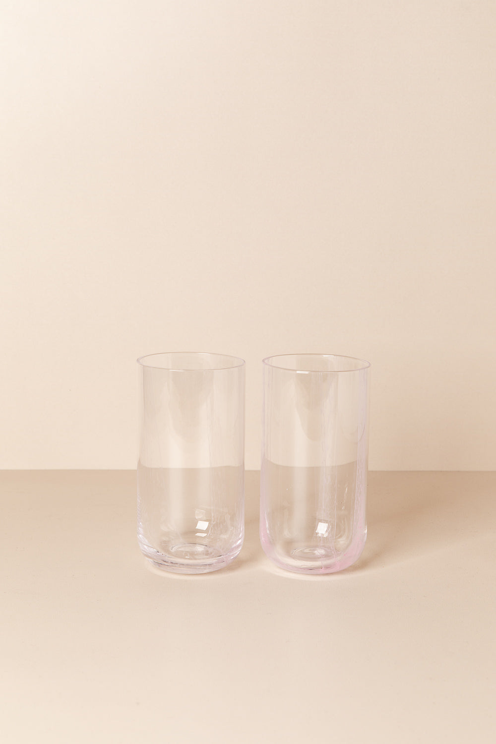 כוס זכוכית ורודה