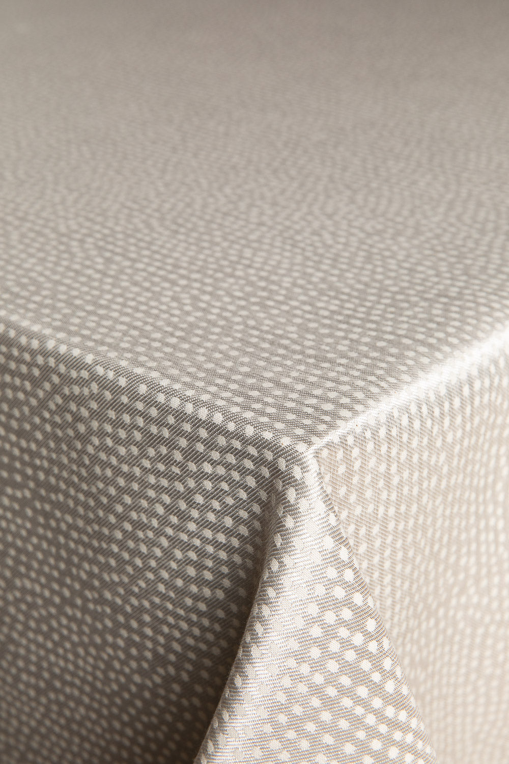 דוטס כסף לבן