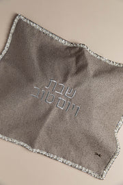 כ. חלה ליה מעושן פייטים